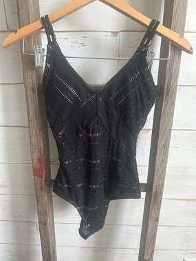 Kona Sol Black Textured Crochet V-Neck One Piece Swimsuit Size S